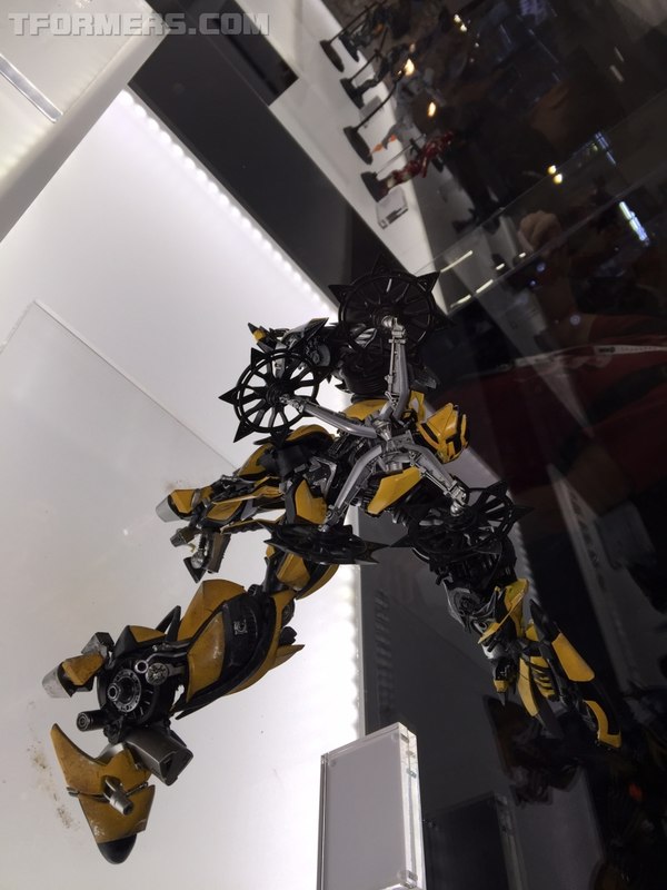 SDCC 2015   Transformers Comicave Optimus Prime Bumblebee Statues From,Bluefin  (17 of 24)